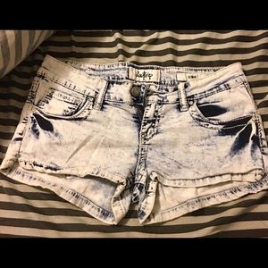 Daytrip Gemini Shorts